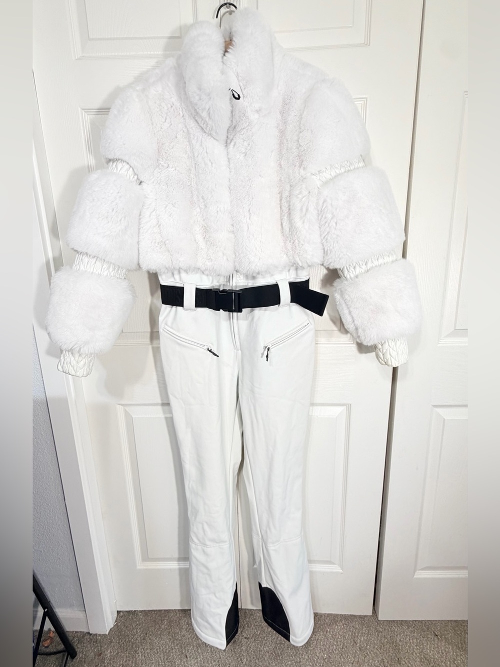 GSOU SNOW Womens Slim Fit Faux Fur One Piece Ski Suit Off White M Chic Apres Ski